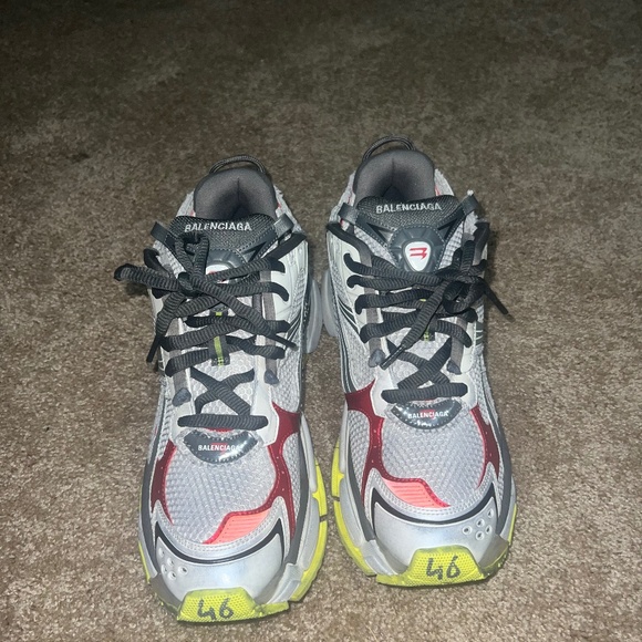 Balenciaga Runner - Picture 1 of 9